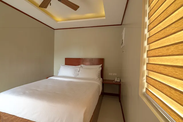 Deluxe, Queen Bed, Balcony, Coral Cliff Hotel 4/5