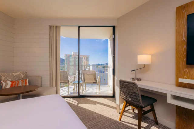 غرفة بسرير مزدوج بإطلالة لذوي الإعاقة، Waikiki Beach Marriott Resort and Spa 5/5