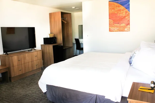 Room, King Bed, Blue Sage Inn & Suites 2/4
