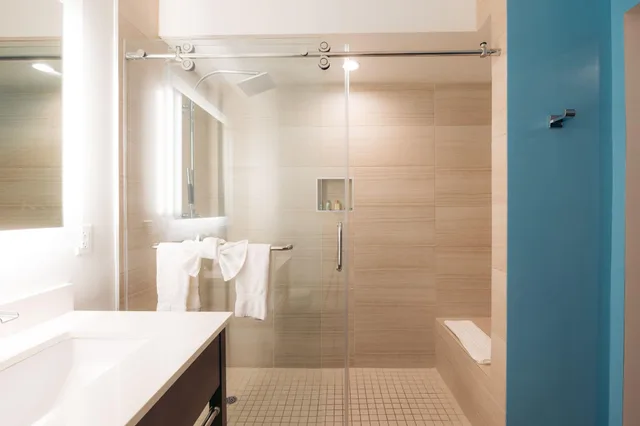 غرفة ديلوكس بسرير مزدوج، The Cove Hotel, Ascend Hotel Collection 4/4