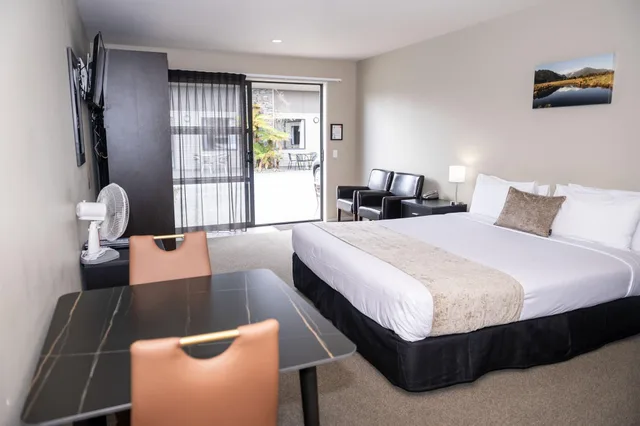 شقة بسرير كوين بغرفتي نوم، 58 On Cron Motel 1/4