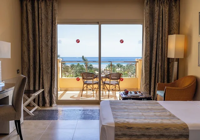 غرفة سوبيريور بسرير كينج بإطلالة على البحر، Tropitel Sahl Hasheesh 8/10