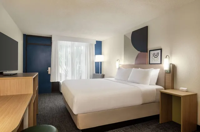 استوديو بسرير كينج، Hampton Inn & Suites Poughkeepsie 3/7