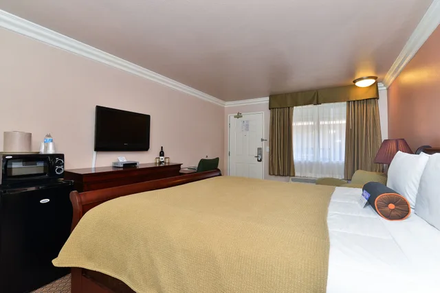 غرفة ديلوكس بسرير كينج، Americas Best Value Inn And Suites San Francisco Airport North 3/5