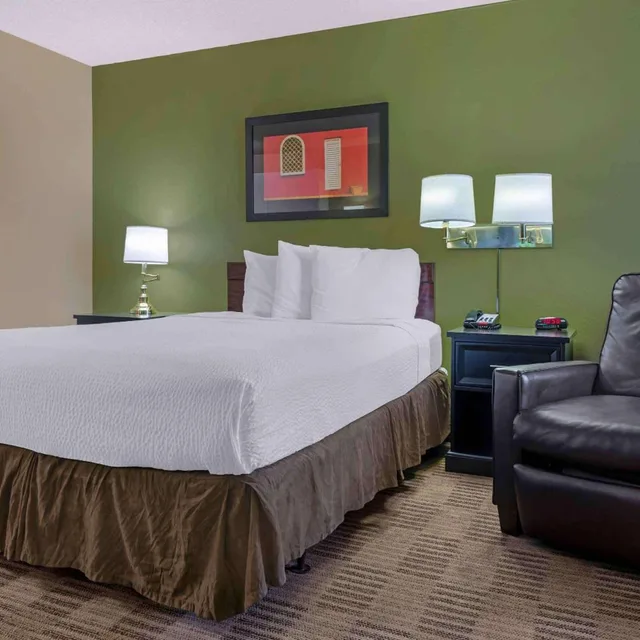 جناح بسرير كينج بمطبخ لذوي الإعاقة، Studio 6 Extended Stay Sacramento Arden Way CA 6/10