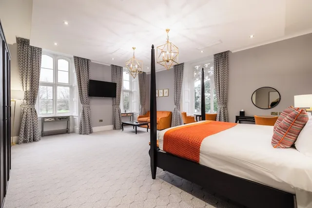 Castle, Resort, Executive, King Bed, Sofa، The Vale & Golf Club 3/10