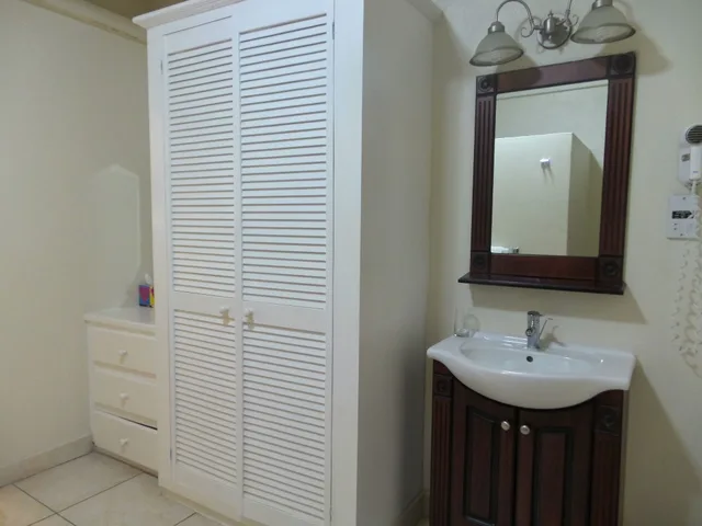 غرفة قياسية بسرير كوين، Grooms Beach Villa And Resort 4/4