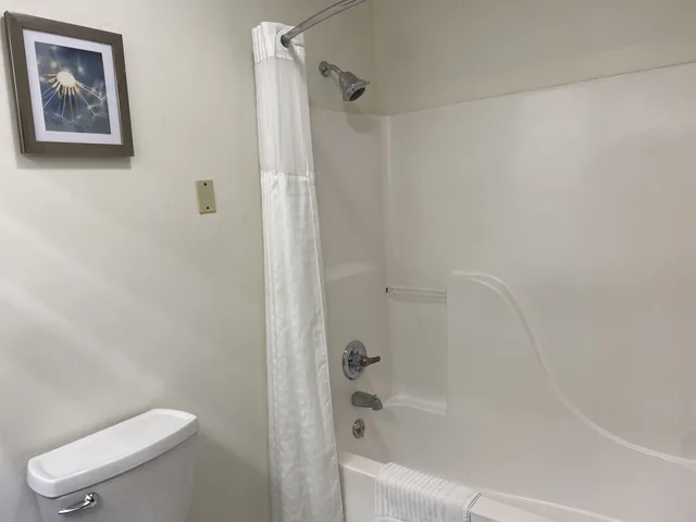 Standard, 2 Double Beds, Distill-Inn 7/9