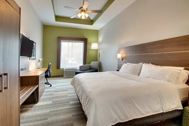 جناح بسرير كينج، Holiday Inn Express Hotel & Suites Laurel 2/3
