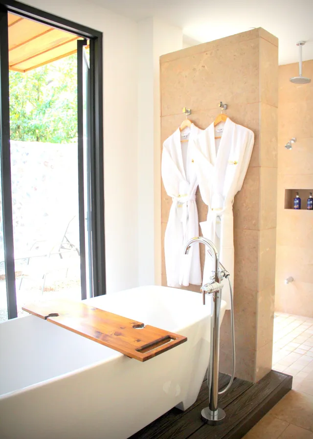 جناح شهر العسل بسرير كينج، Hacienda Guachipelin Hotel 7/10