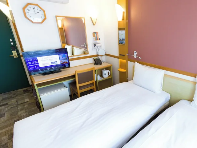 Economy, Twin Beds, Smoking, Toyoko Inn Hakodate Ekimae Asaichi 3/4