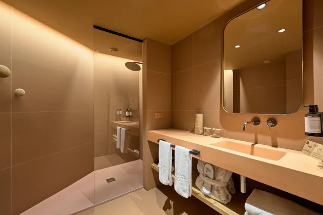 غرفة بشرفة مفردة بسرير مزدوج، Barcelona Princess 3/4