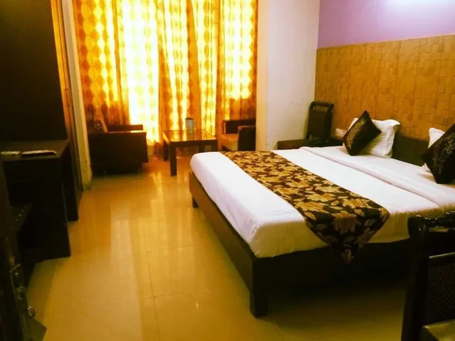 غرفة تنفيذية بسرير كينج، HOTEL KRISHNA RESIDENCY 2/3