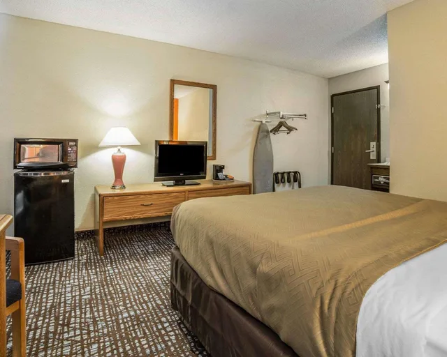 غرفة بسرير كوين، Econo Lodge Billings, MT 3/9