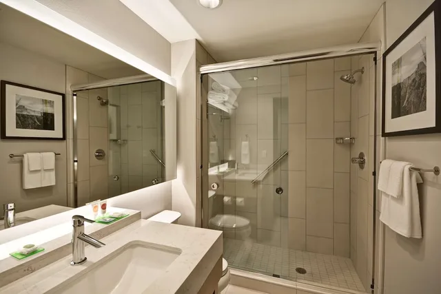 غرفة بسريرين كوين مع أريكة، Hyatt Place Fresno 3/3