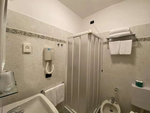 Comfort, Double Bed, Lateral Side Lake View, Balcony, Villa Rosa 8/8