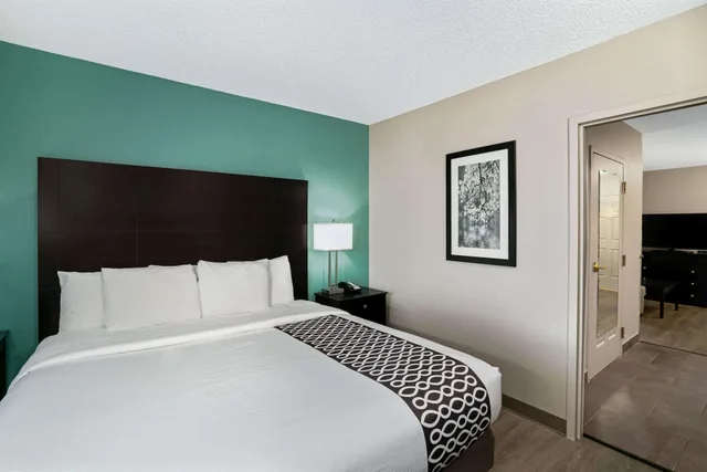 جناح بسرير كينج، La Quinta Inn & Suites by Wyndham Lebanon 1/3