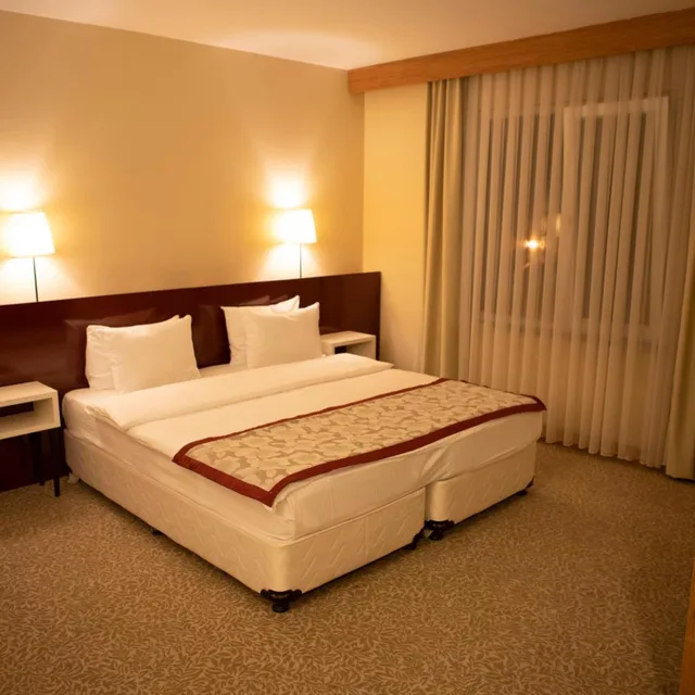 جناح بشرفة، Trakya City Hotel 7/10