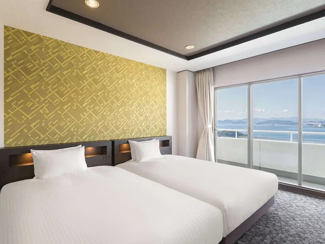 Superior, Twin Beds, Two Extra Beds, Mountain View, 2 Sofa، Grand Mercure Awaji Island Resort & Spa 1/5