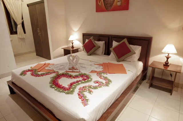 غرفة سوبيريور بسرير كينج بإطلالة على المسبح، Lili Cottage Ubud 1/3
