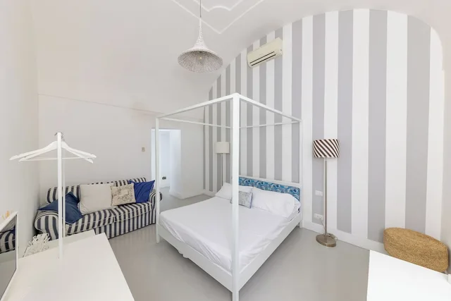 غرفة كلاسيكية بسرير كوين، Suite Time Capri Villa La Pergola 1/5