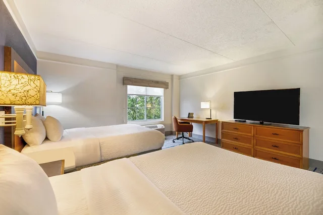 غرفة بسريرين مزدوجين، La Quinta Inn & Suites by Wyndham Albuquerque West 4/9