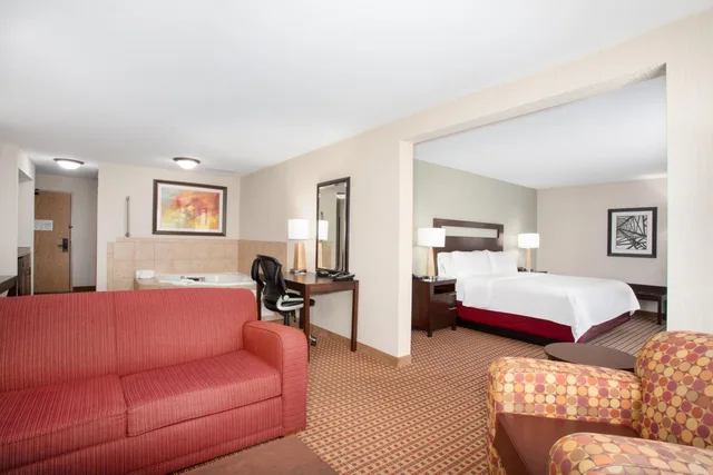 Executive, Suite, Holiday Inn Express Hotel And Suites Gillette 2/4