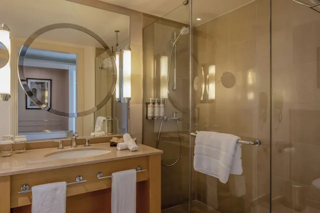 جناح جونيور بسرير كينج، Movenpick Hotel Beirut 6/6