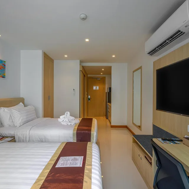 غرفة سوبيريور بسرير فردي، The Beachfront Hotel Phuket 6/10