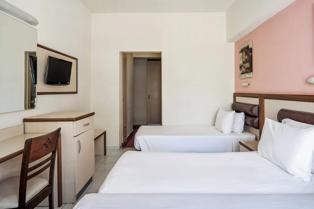 غرفة ثلاثية بسرير مزدوج وسرير فردي، Pearl Hotel 2/8