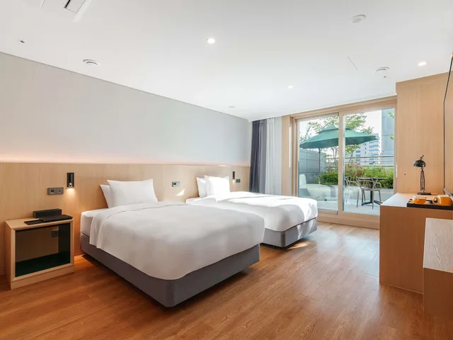 غرفة ديلوكس بسريرين منفصلين بشرفة، Ibis Styles Ambassador Jeonju City Centre 4/5