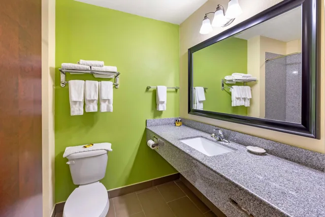 جناح بسريرين كوين، Best Western Plus Pratt 3/3
