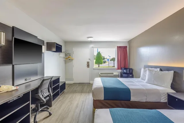 غرفة قياسية بسريرين مزدوجين، Motel6 Culpeper, VA 3/5