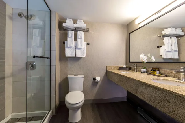 غرفة رباعية بسريرين كوين، Best Western Plus Tin Wis Resort 2/2