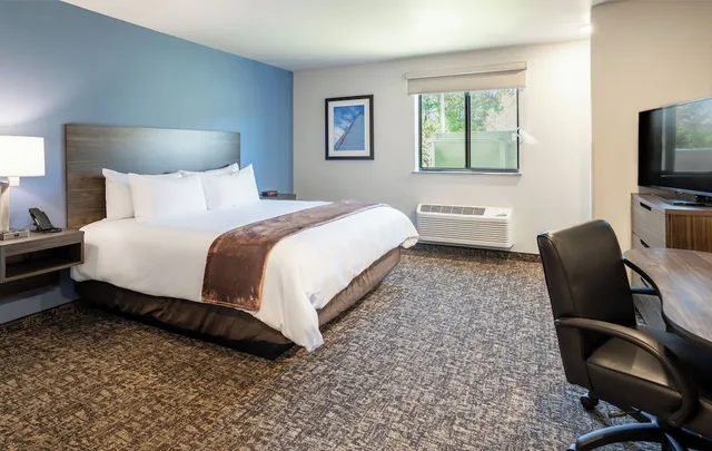 غرفة بسرير كوين لذوي الإعاقة، My Place Hotel-Redding, CA 1/3