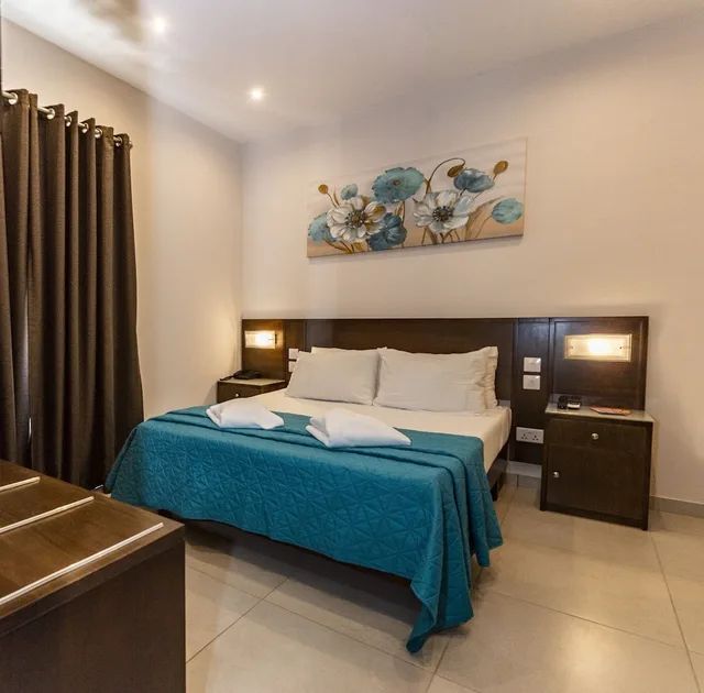 غرفة بسرير كوين، CERVIOLA HOTEL 2/6