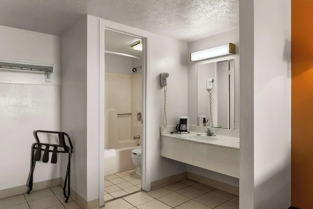 غرفة بسرير كينج، Americas Best Value Inn Lincoln 5/6