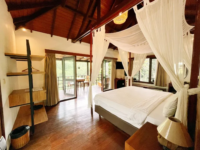 كوخ بسرير مزدوج، Green Forest Resort & Wedding Bandung 2/2
