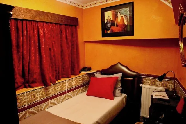 غرفة مفردة، Hotel Mozart 4/5