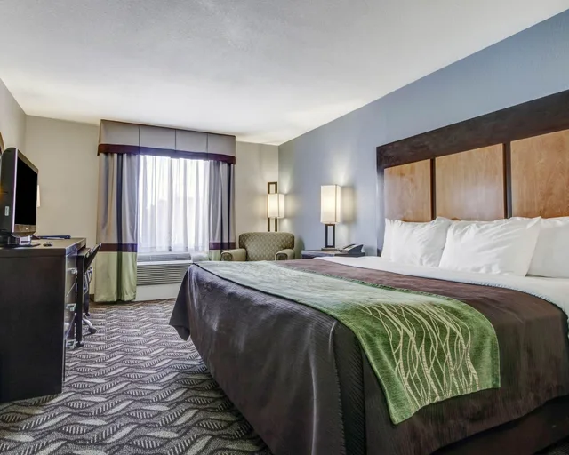 غرفة قياسية بسرير كينج لذوي الإعاقة، Comfort Inn & Suites El Paso I-10 Airport Area 1/10