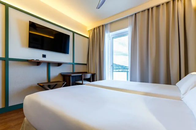 غرفة قياسية رباعية، Petit Palace Tamarises 3/10