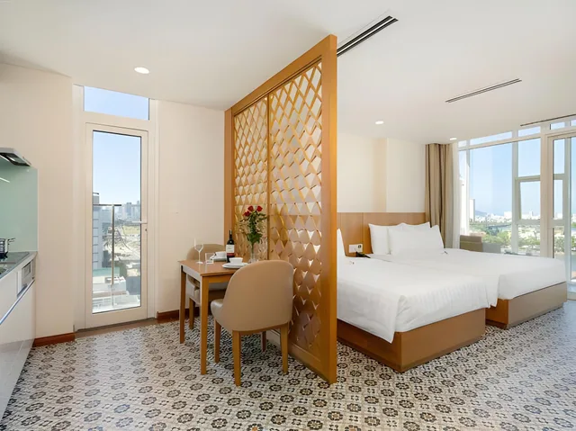 Semi Room, Studio, Triple, 1 Queen and 1 Semi Double Bed, River View, Balcony، Lamanga Hotel & Suite Da Nang 1/2