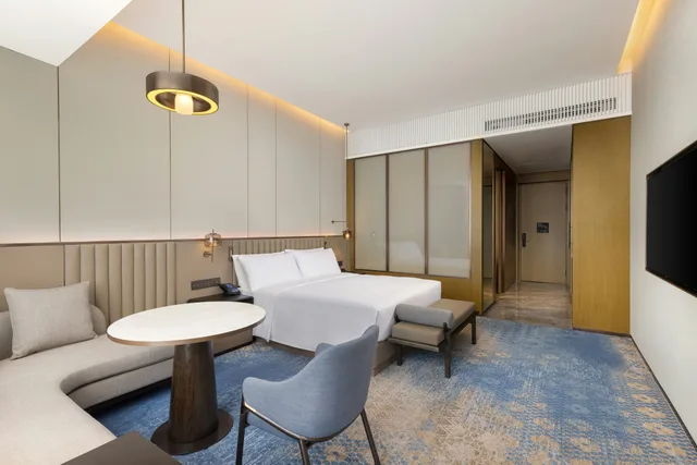 Deluxe, King Bed, Hilton Shaoxing Hotel and Residences 2/3