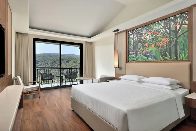 غرفة ديلوكس بسرير كينج بحوض استحمام، Courtyard by Marriott Mahabaleshwar 4/10