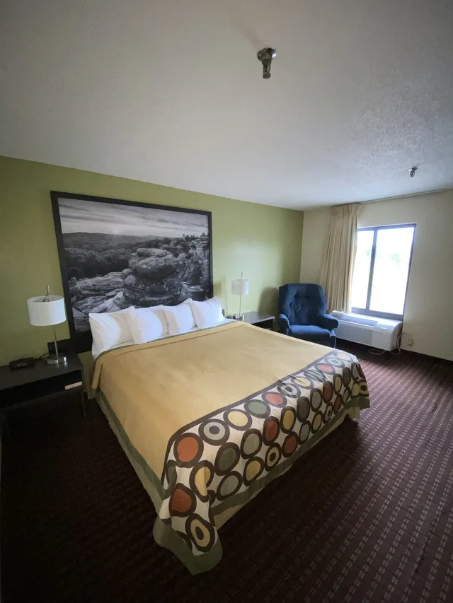 غرفة قياسية بسرير كينج، Super 8 By Wyndham Metropolis 3/10