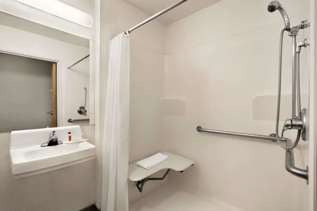 غرفة بسريرين كوين لذوي الإعاقة، Travelodge By Wyndham Pecos 2/2