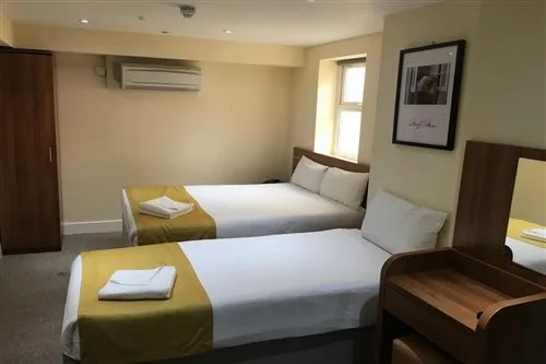 Room, Triple, The Craven Hotel 3/3