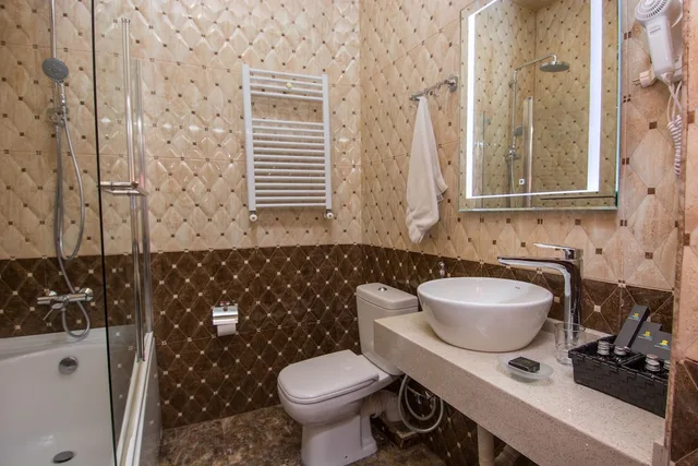 جناح بسريرين منفصلين بشرفة، River Side Tbilisi Boutique Hotel 8/10