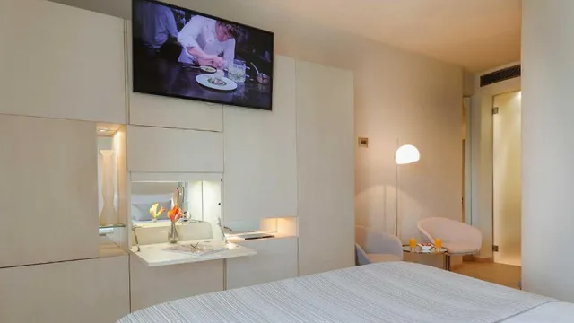 غرفة ديلوكس مفردة بسرير كوين، Cram Hotel 9/10