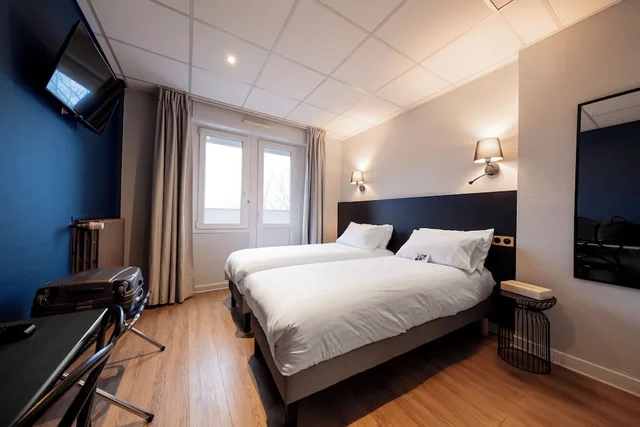 Classic, Double Bed, Hotel Du Parc 2/8
